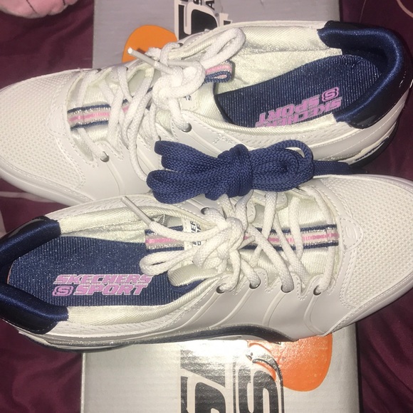 Work out shoes- never used - Picture 4 of 5